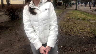 Estrany pels diners xuclat i fotut. Amateur rus. Amb Parlar.